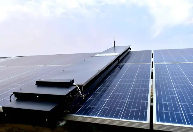 automatic robotic solar panel cleaning system