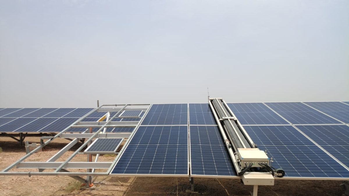 SB-01 Solar panel Automatic Dry-Cleaning Robot